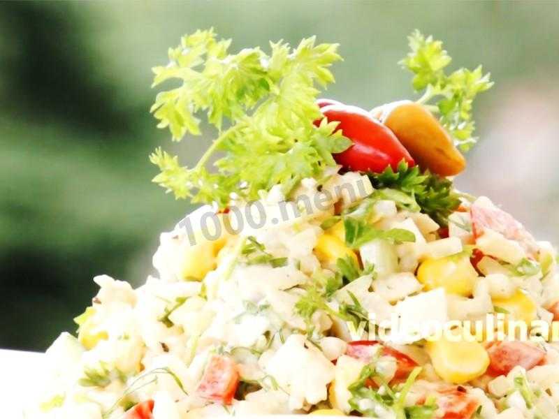 Салат с курицей и ветчиной, вкусные рецепты с фото