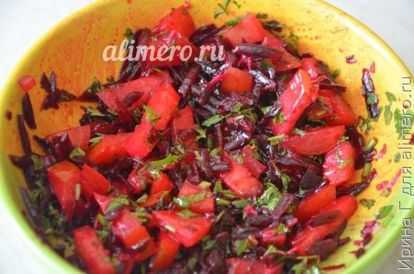 Свекла с помидорами - 695 рецептов: овощные салаты | foodini