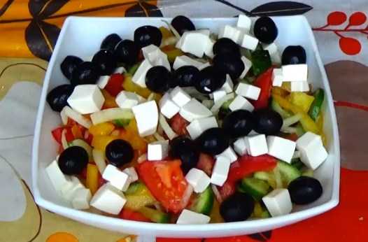 Греческий салат – рецепты, история и традиции приготовления средиземноморского блюда