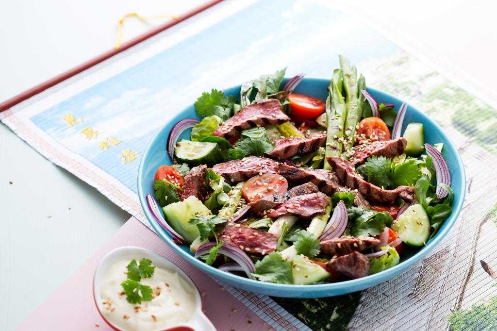 Тайский салат с говядиной – незаурядный и сытный: рецепт с фото и видео